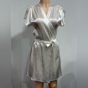 Oscar de la Renta Pink Label Elegant Cream Satin Wrap Robe Size Medium